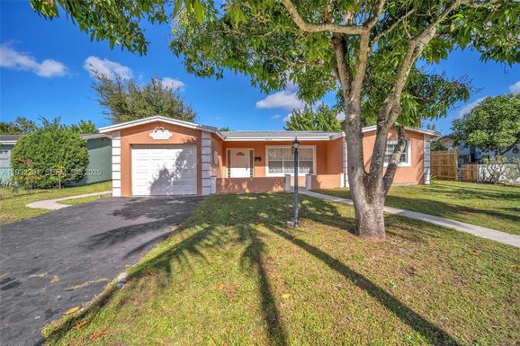 4655 NW 41st Pl, Lauderdale Lakes FL 33319