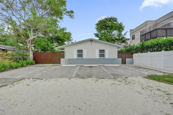 922 NW 4th Ave # 3, Fort Lauderdale FL 33311