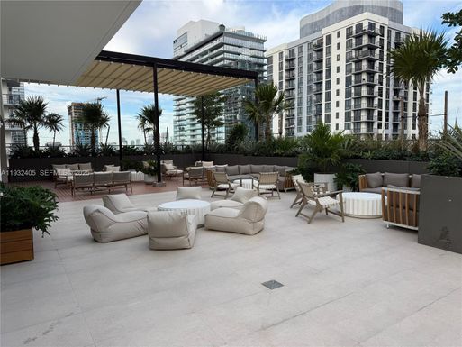 11 NE 6th St # 802, Miami FL 33132