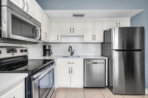 2800 N Palm Aire Dr # 309, Pompano Beach FL 33069