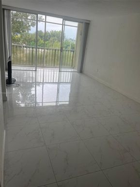 8870 Fontainebleau Blvd # 401, Miami FL 33172