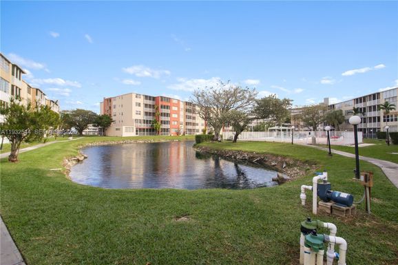 1690 NE 191st St # 1, Miami FL 33179