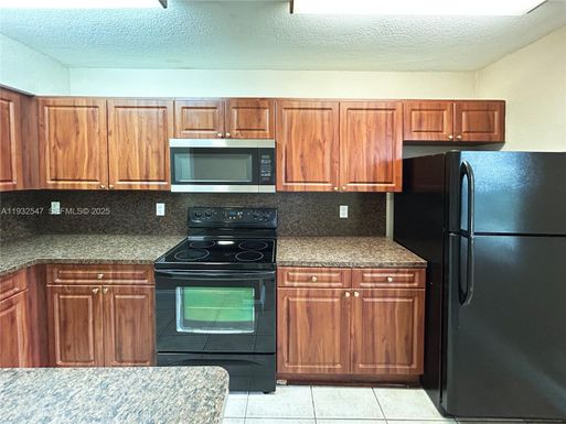 715 NE 6th St # 2, Fort Lauderdale FL 33304