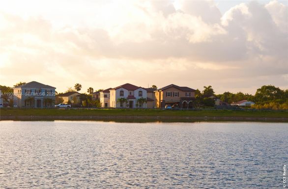 9464 SW 171st Pl, Miami FL 33196