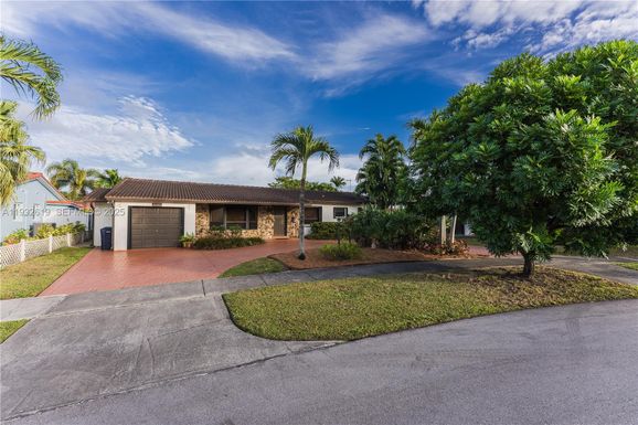 6101 SW 95th Ct, Miami FL 33173