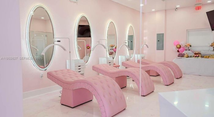 4520 W Hallandale Beach Blvd, Pembroke Park FL 33023