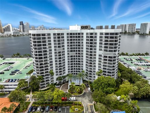 3600 Mystic Pointe Dr # 305, Aventura FL 33180