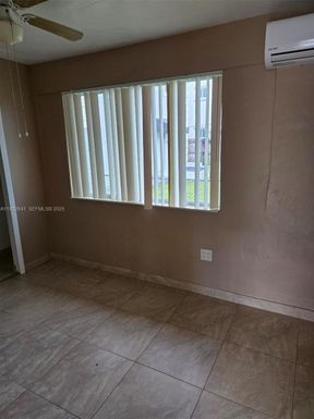 354 W 19th St # 4, Hialeah FL 33010