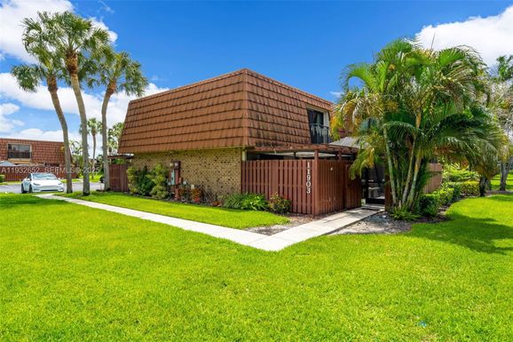 11903 SW 11th Ct, Davie FL 33325