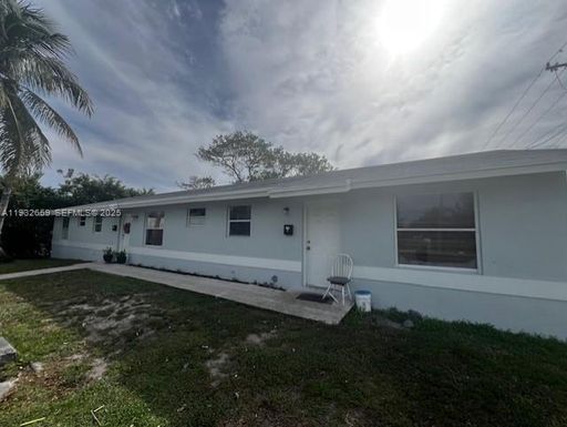 2746 Johnson St, Hollywood FL 33020