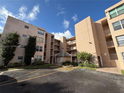 9491 Evergreen Pl # 201, Davie FL 33324