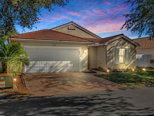 4966 SW 33rd Ter, Hollywood FL 33312