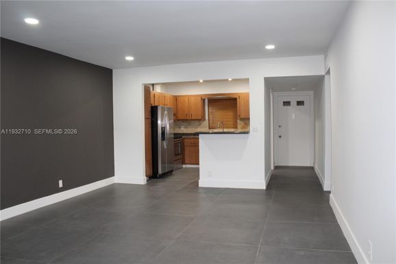 5140 SW 40th Ave # 3C, Dania Beach FL 33314