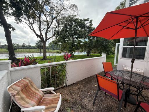 4270 NW 40th St # 109, Lauderdale Lakes FL 33319