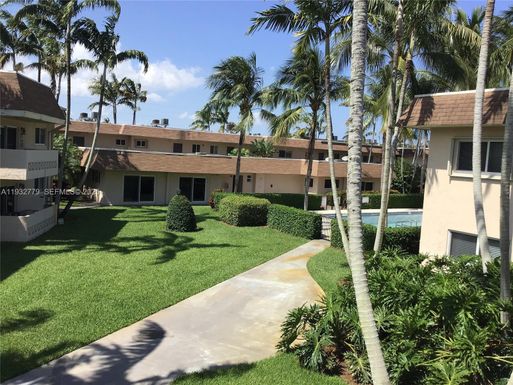 14500 SW 88th Ave # 205, Palmetto Bay FL 33176