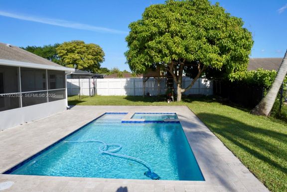 9549 Burlington Pl, Boca Raton FL 33434