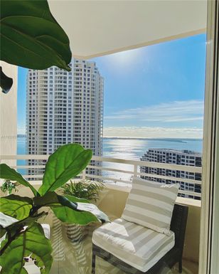 888 Brickell Key Dr, Miami FL 33131