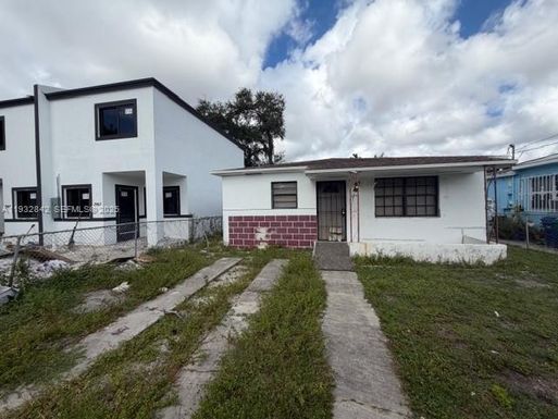 2961 NW 59th St, Miami FL 33142