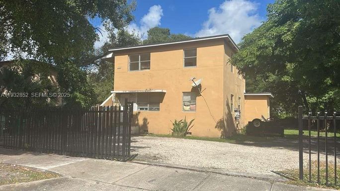 1087 NW 51st St # 1089, Miami FL 33127