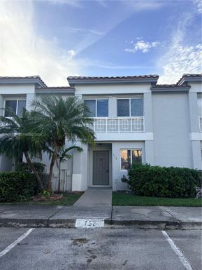 752 NW 208th Ter, Pembroke Pines FL 33029