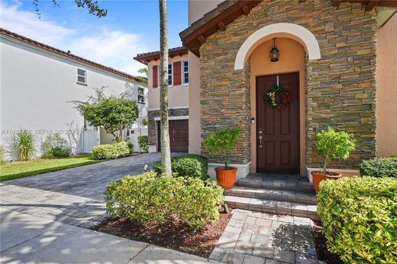 9127 SW 171st Ct, Miami FL 33196