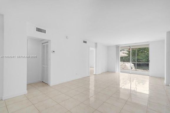 3660 NE 166th St # 114, North Miami Beach FL 33160