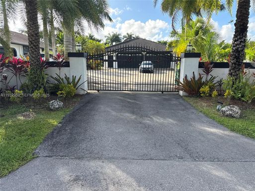 15900 SW 54th Pl # 1, Southwest Ranches FL 33331