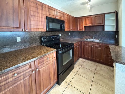 715 NE 6th St # 1, Fort Lauderdale FL 33304