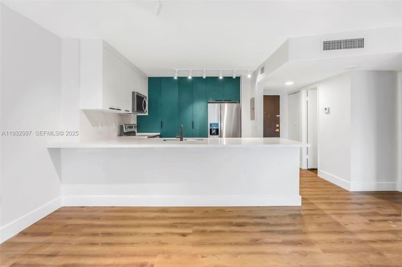 2801 NE 183rd St # 315W, Aventura FL 33160