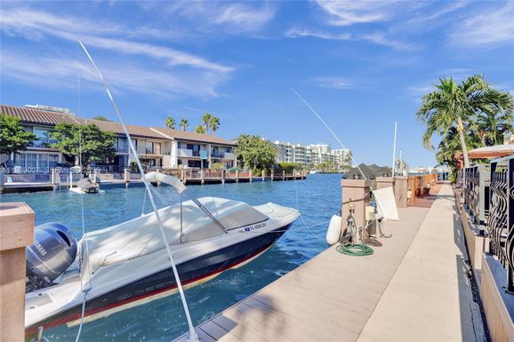 16478 NE 27th Pl # 34, Eastern Shores FL 33160