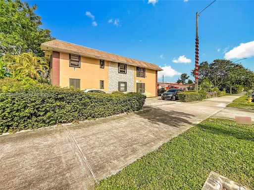 2335 NE 172nd St # 4, North Miami Beach FL 33160