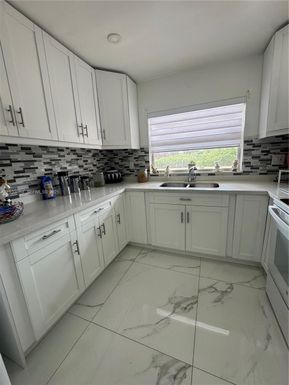 9330 Sunrise lakes # 304, Sunrise FL 33322