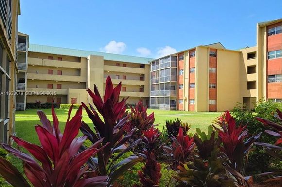3600 NW 21st St # 103, Lauderdale Lakes FL 33311