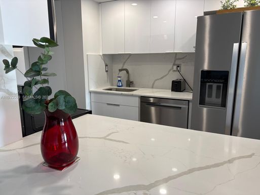 251 174th St # 1215, Sunny Isles Beach FL 33160