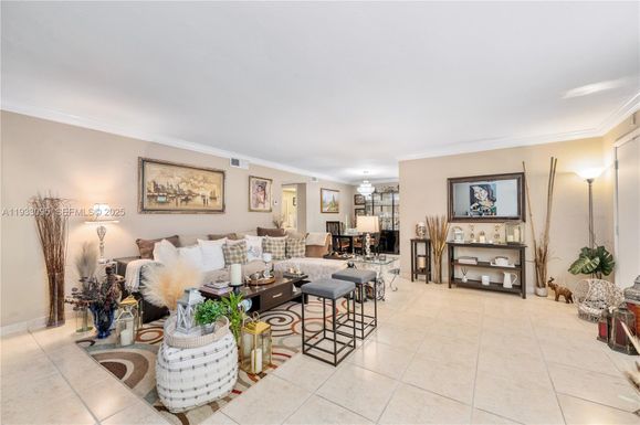 11960 NE 19th Dr # 17, North Miami FL 33181