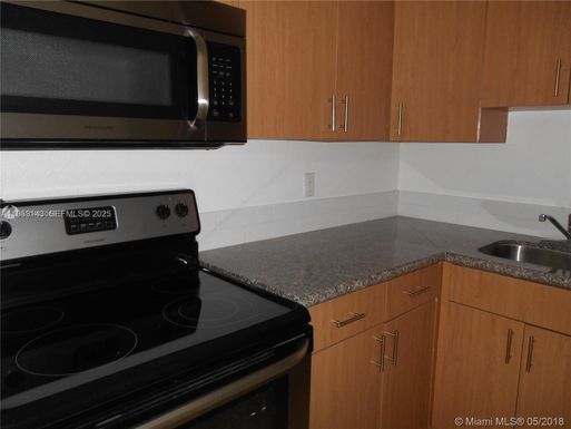 5122 NW 79th Ave # 305, Doral FL 33166