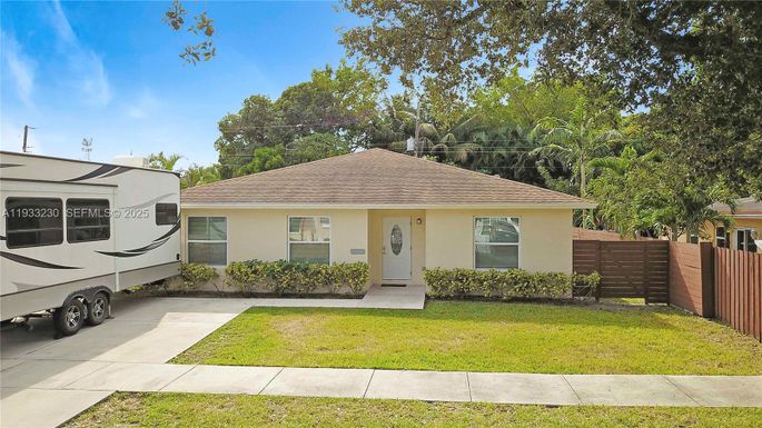 6270 Arthur St, Hollywood FL 33024