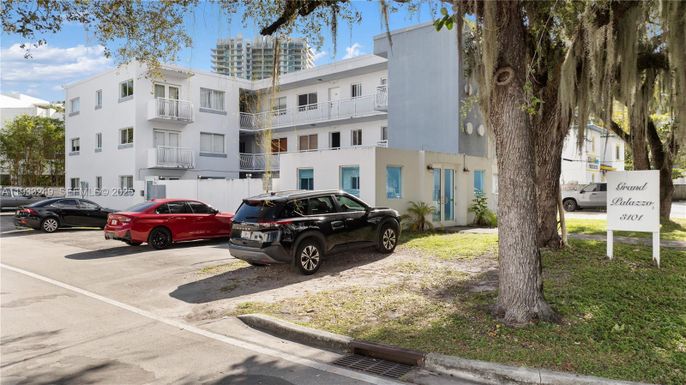 3101 SW 27th Ave # 204, Miami FL 33133