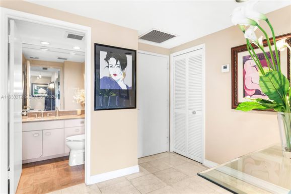 1581 Brickell Ave # 107, Miami FL 33129