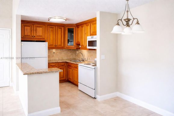 15650 SW 80th St # 301, Miami FL 33193