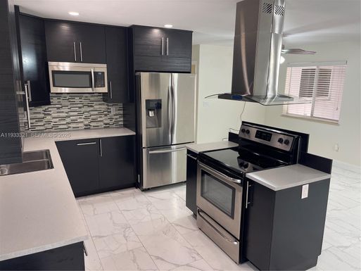 2971 SW 35th Ave, Miami FL 33133