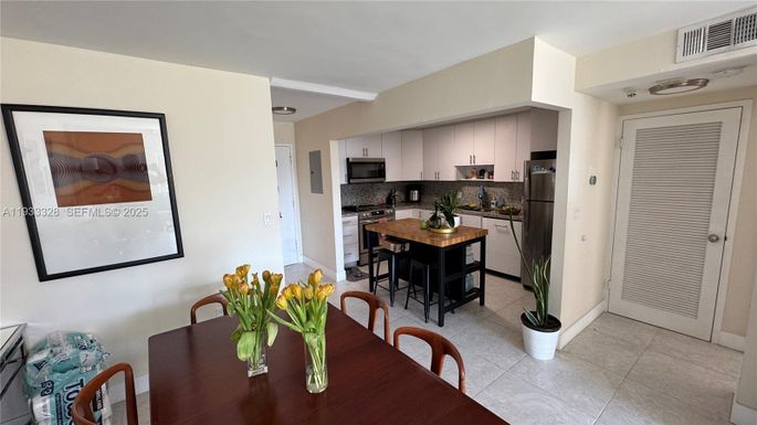 150 SE 25th Rd # 5L, Miami FL 33129