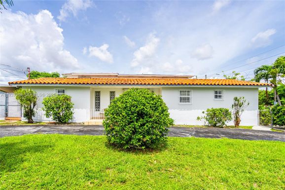 1090 NW 24th Ct # 1090, Miami FL 33125