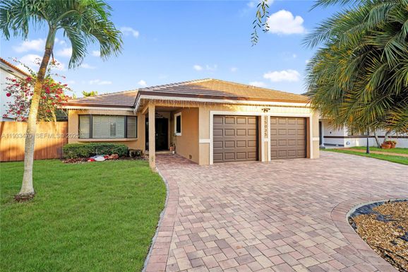 15035 NW 88th Ct, Miami Lakes FL 33018