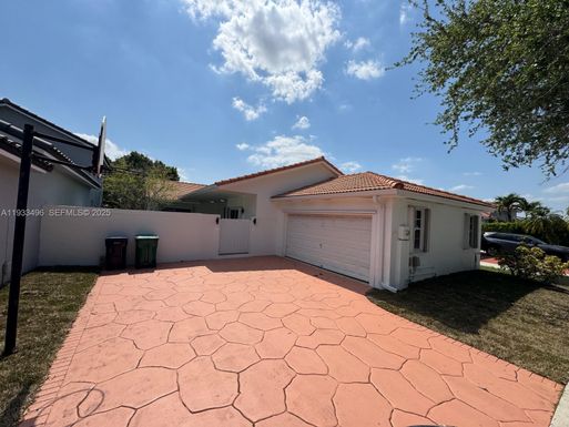 8754 NW 149th Ter, Miami Lakes FL 33018