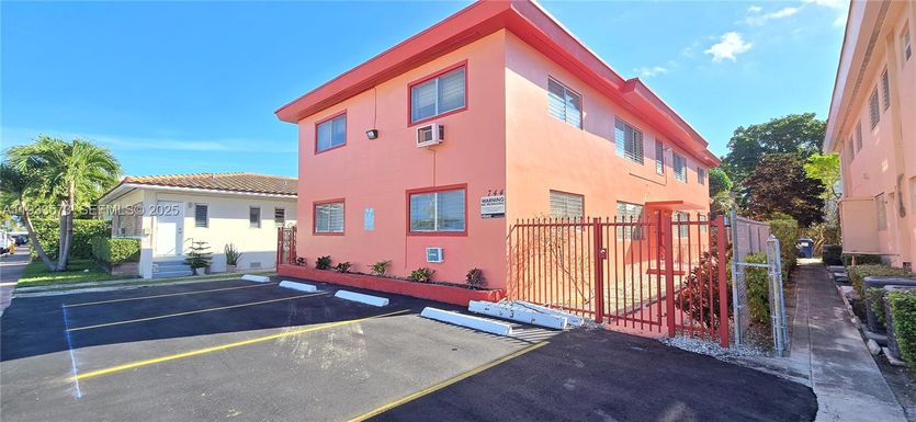 744 85th St # 4, Miami Beach FL 33141