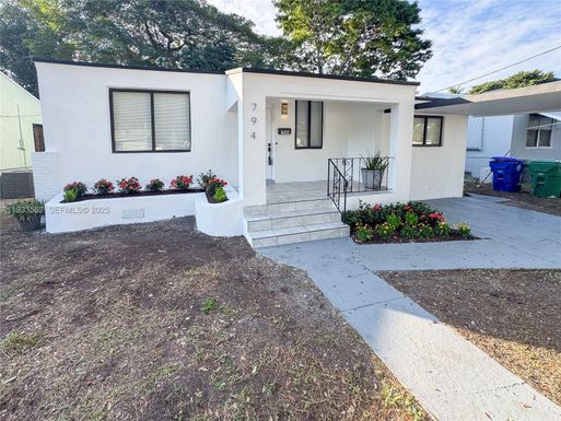 794 NW 44th St, Miami FL 33127