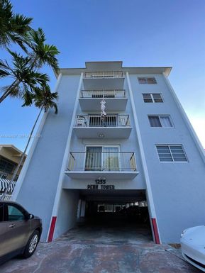 1235 Pennsylvania Ave # 4E, Miami Beach FL 33139