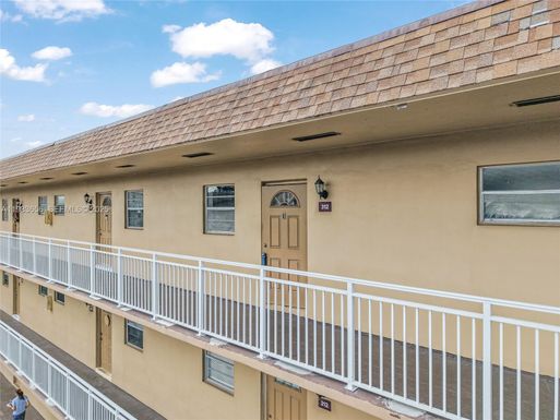 5021 W Oakland Park Blvd # 312, Lauderdale Lakes FL 33313