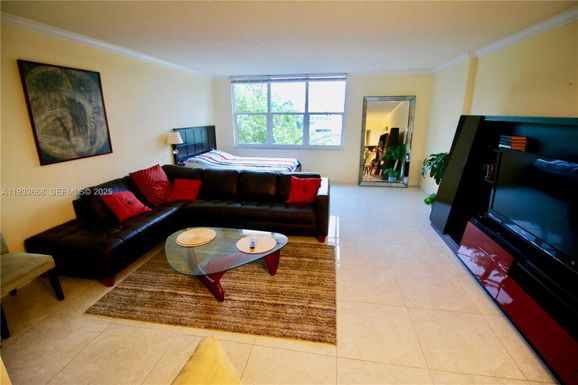 2501 S Ocean Dr # 427, Hollywood FL 33019